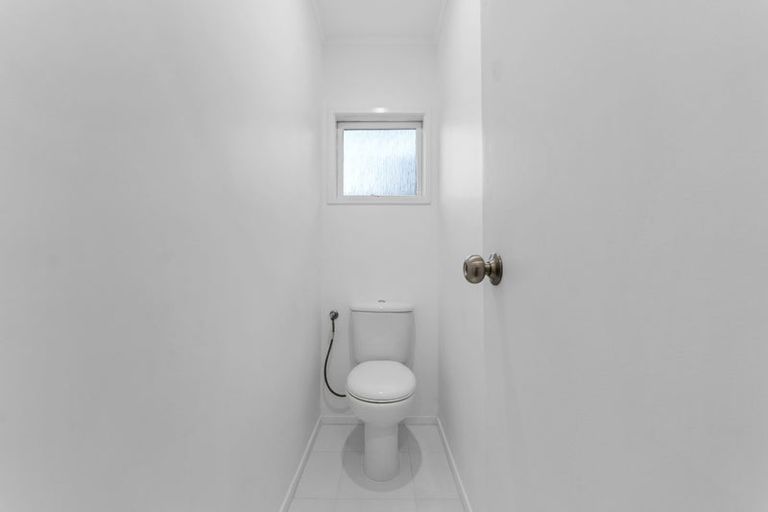 Photo of property in 2/44 Waimumu Road, Massey, Auckland, 0614