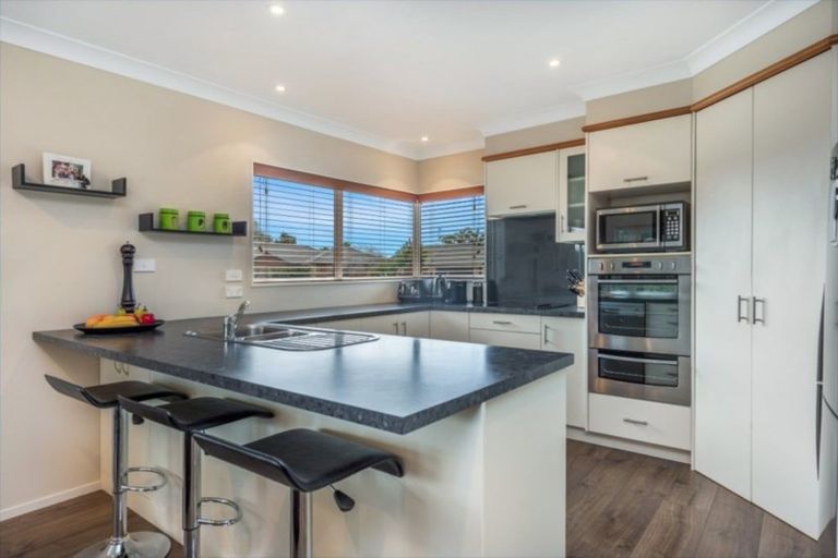 Photo of property in 22 Mangakoea Place, St Andrews, Hamilton, 3200