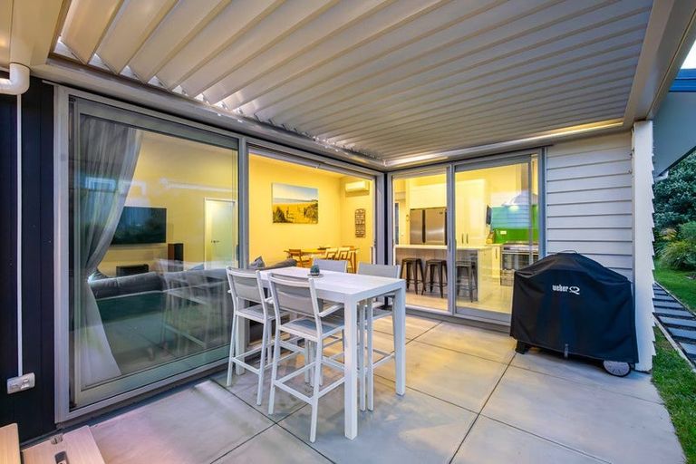 Photo of property in 3 Greenlink Rise, Long Bay, Auckland, 0630