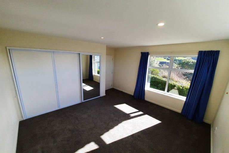 Photo of property in 42 Moncks Spur Road, Redcliffs, Christchurch, 8081