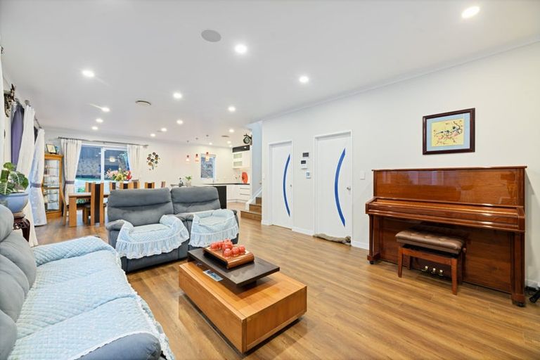 Photo of property in 59 Sunshine Boulevard, Sunnyvale, Auckland, 0612