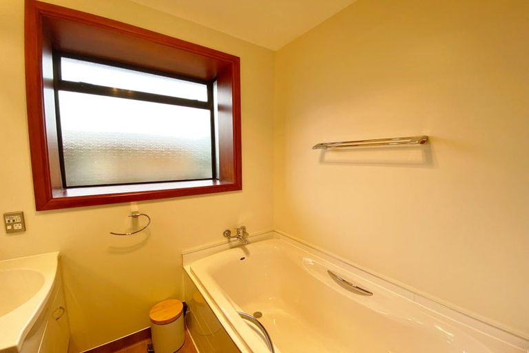 Photo of property in 15 Oldwood Street, Bishopdale, Christchurch, 8053