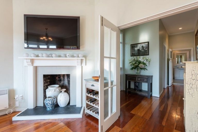 Photo of property in 18 Carrington Street, Mount Cook, Wellington, 6021