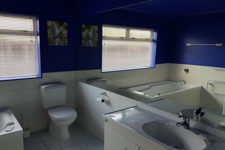 Photo of property in 8 Tiel Lane, Papakura, 2110