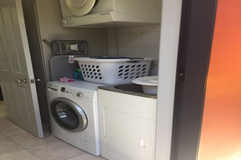 Photo of property in 51 Minaret Drive, Bucklands Beach, Auckland, 2014
