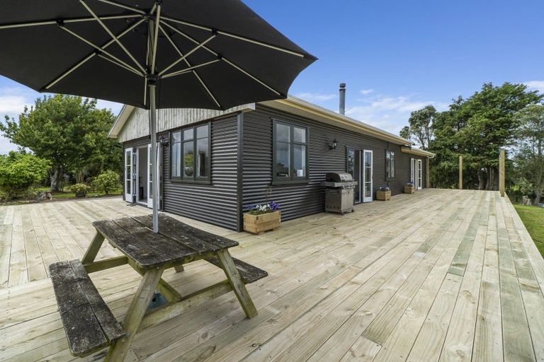 Photo of property in 2745 Opunake Road, Te Kiri, Opunake, 4682