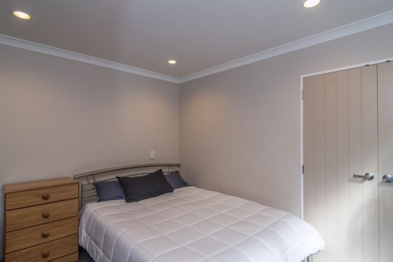 Photo of property in 15 Kennedy Place, Waikanae Beach, Waikanae, 5036