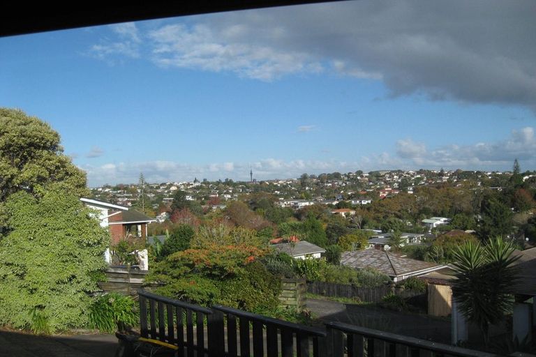 Photo of property in 77a Lynden Avenue, Hillcrest, Auckland, 0627