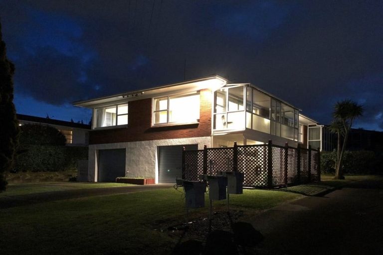 Photo of property in 1/3 Onepoto Road, Hauraki, Auckland, 0622