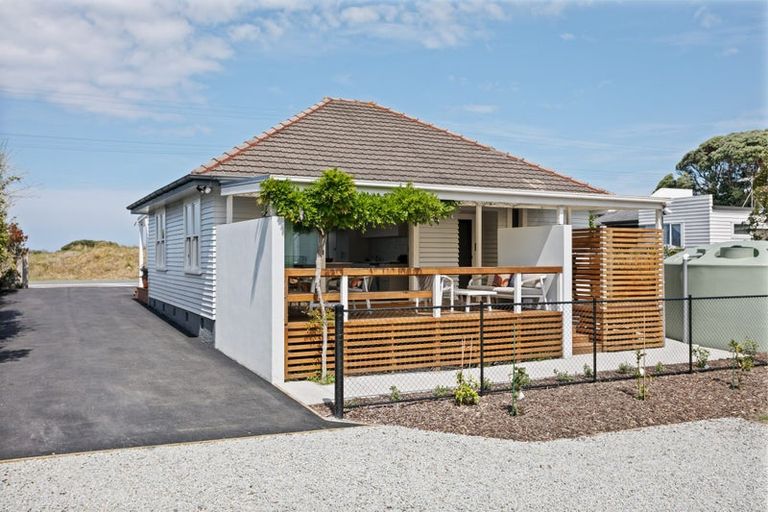 Photo of property in 28a Moana Road, Okitu, Gisborne, 4010