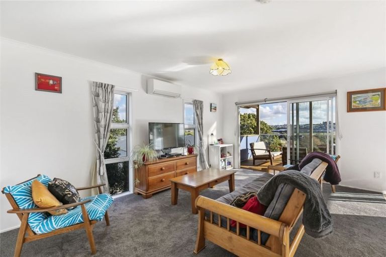 Photo of property in 28 Moffat Road, Red Beach, 0932