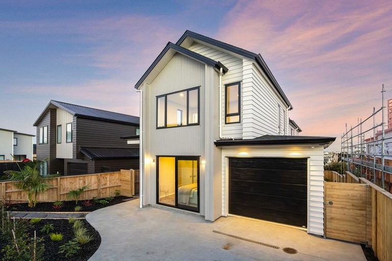 Photo of property in 7 Makumaku Place, Long Bay, Auckland, 0630