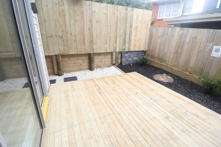 Photo of property in 2a Crystal Avenue, Te Atatu South, Auckland, 0602