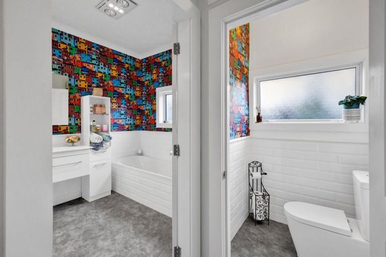 Photo of property in 30 Kahikatea Street, Inglewood, 4330