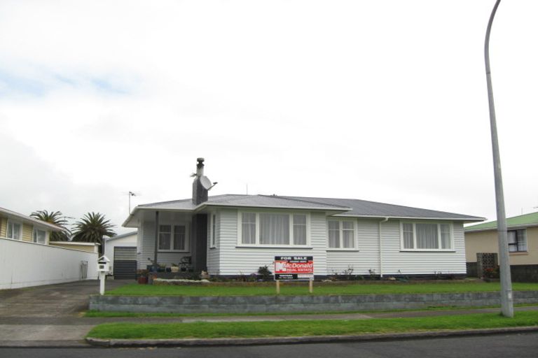 Photo of property in 21 Hume Street, Waitara, 4320