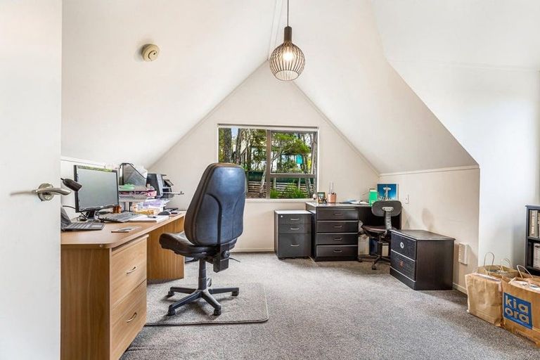 Photo of property in 2/32 Palliser Lane, Browns Bay, Auckland, 0630