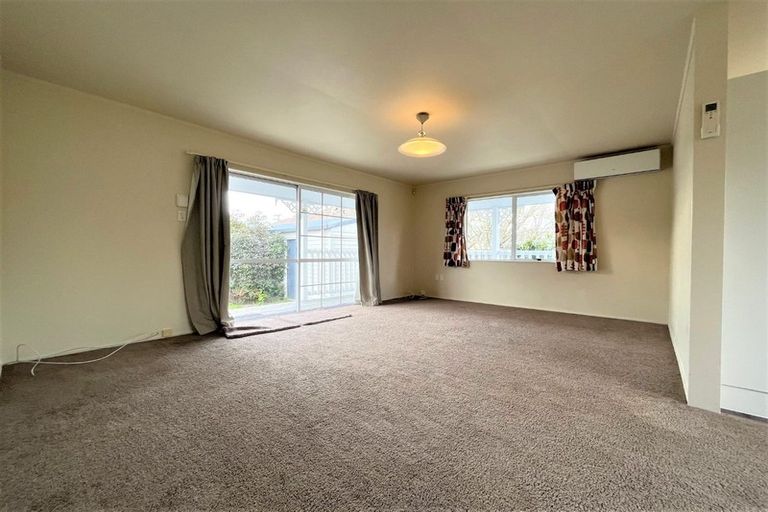 Photo of property in 34 Oxford Street, Fairfield, Hamilton, 3214