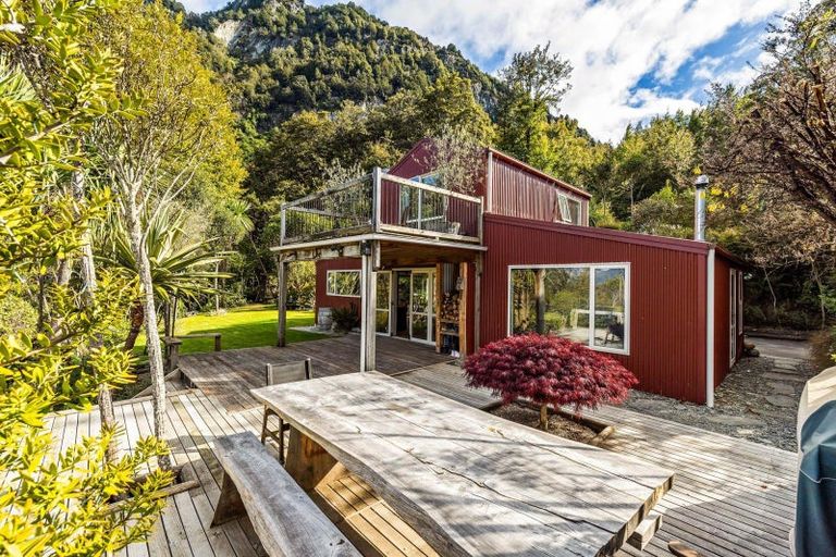 Photo of property in 17 Tall Tree Lane, Mount Creighton, Queenstown, 9371