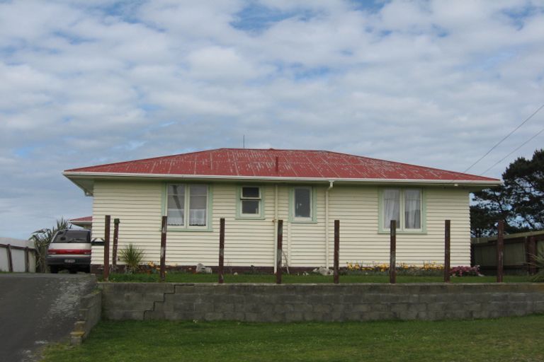 Photo of property in 30 Ruapehu Street, Castlecliff, Whanganui, 4501
