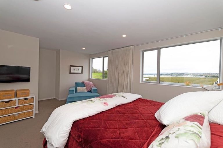 Photo of property in 9 Ngaroma House Drive, Hobsonville, Auckland, 0618