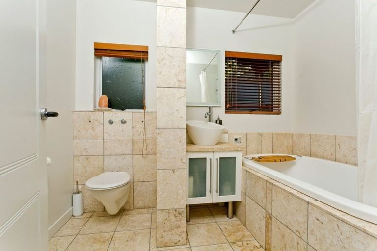 Photo of property in 3/37 Clifton Road, Hauraki, Auckland, 0622