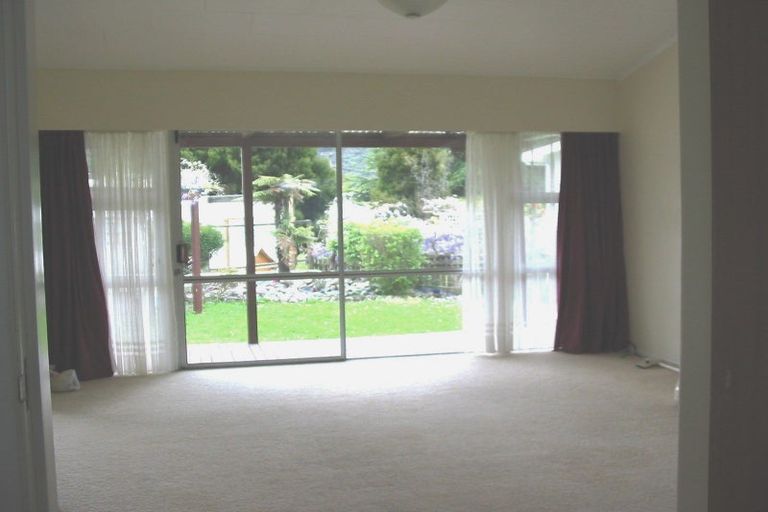 Photo of property in 1b Horoeka Street, Stokes Valley, Lower Hutt, 5019