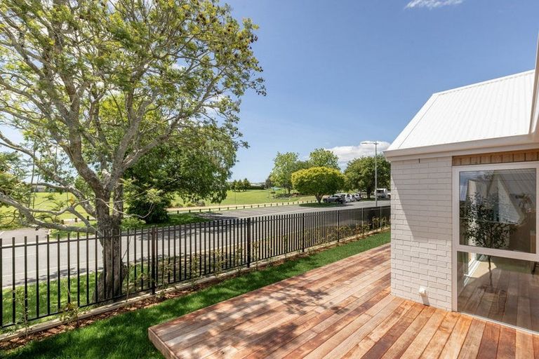 Photo of property in 13a Western Avenue, Omokoroa, 3114