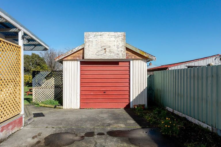 Photo of property in 36 Mcphee Street, Dannevirke, 4930