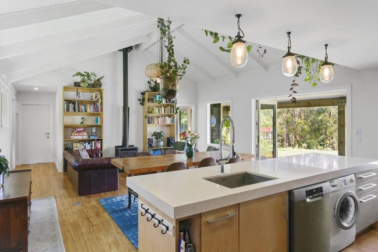 Photo of property in 1/142 Mapara Road, Acacia Bay, Taupo, 3385