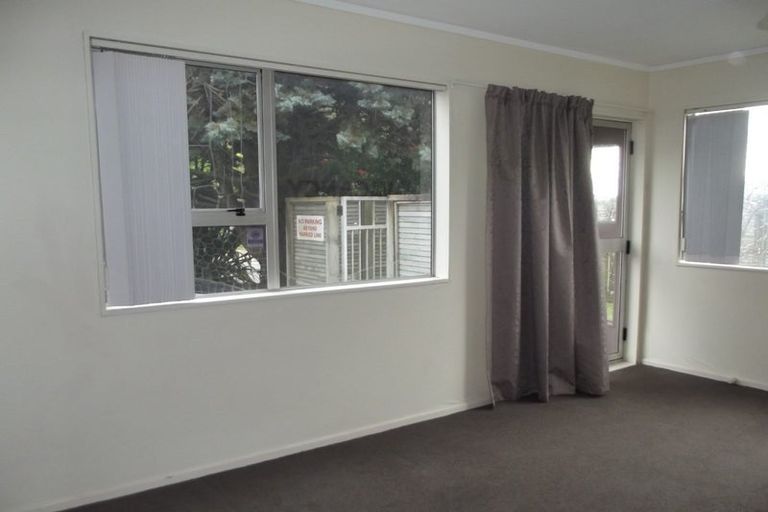 Photo of property in 3/126 Redwood Avenue, Tawa, Wellington, 5028