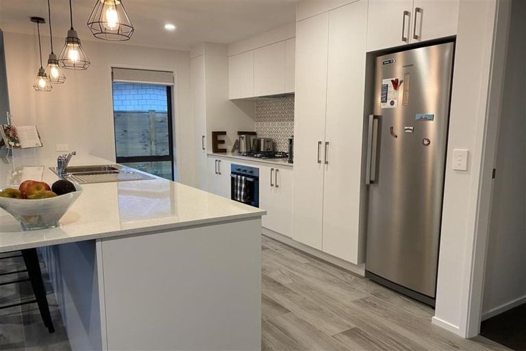 Photo of property in 4 Mooring Close, Whitby, Porirua, 5024