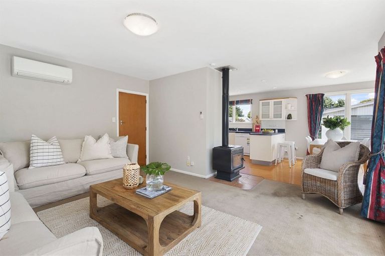 Photo of property in 37 Dunster Street, Burnside, Christchurch, 8053