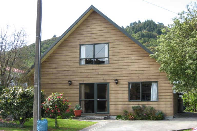 Photo of property in 55 Hampden Street, Picton, 7220
