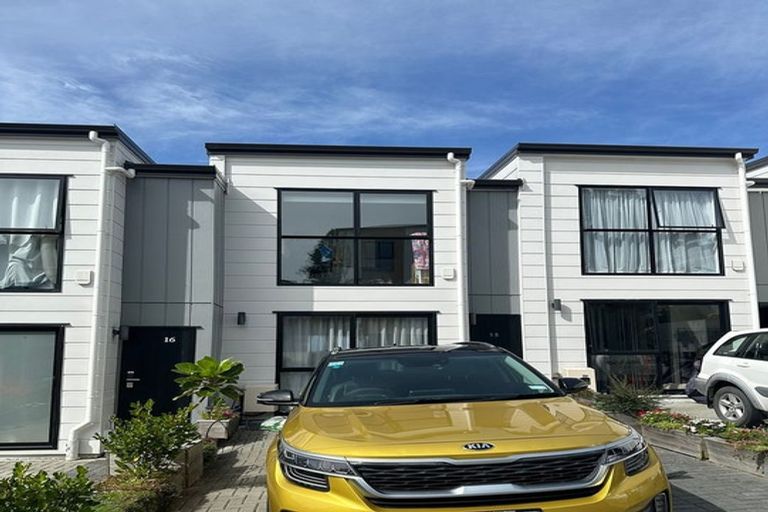 Photo of property in 15 Oki Place, Glenfield, 0629