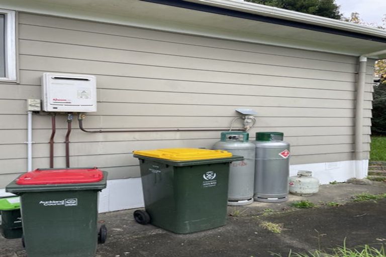 Photo of property in 28 Hinton Place, Weymouth, Auckland, 2103