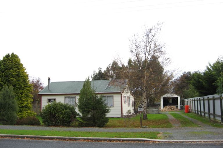 Photo of property in 10 Johnson Street, Milton, 9220