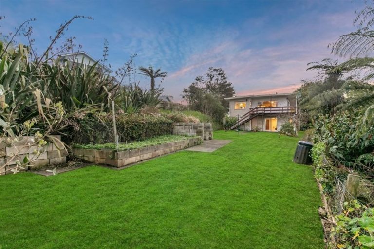 Photo of property in 1144 Scenic Drive North, Swanson, Auckland, 0816
