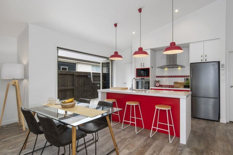 Photo of property in 28 Marion Crescent, Papamoa Beach, Papamoa, 3118