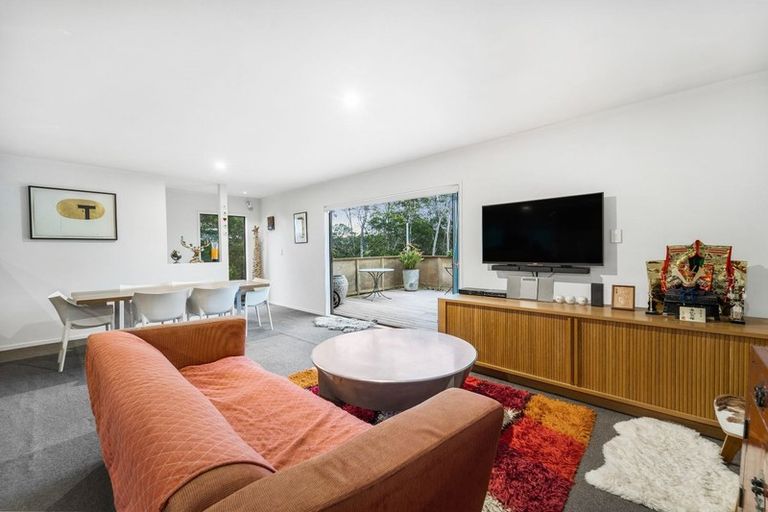 Photo of property in 120 Tiriwa Drive, Massey, Auckland, 0614
