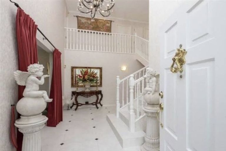 Photo of property in 16 Casabella Court, Northpark, Auckland, 2013