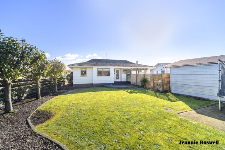 Photo of property in 66 Carter Crescent, Awapuni, Palmerston North, 4412