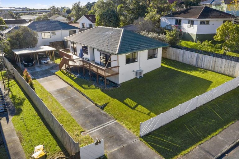 Photo of property in 8 Santiago Crescent, Unsworth Heights, Auckland, 0632