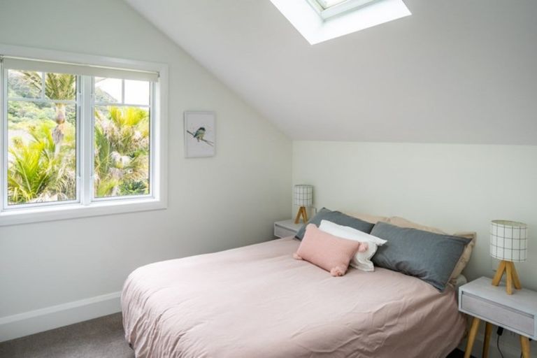 Photo of property in 15 Nikau Street, Eastbourne, Lower Hutt, 5013