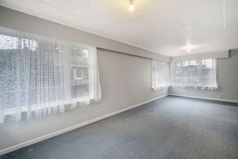 Photo of property in 40 Archibald Road, Kelston, Auckland, 0602