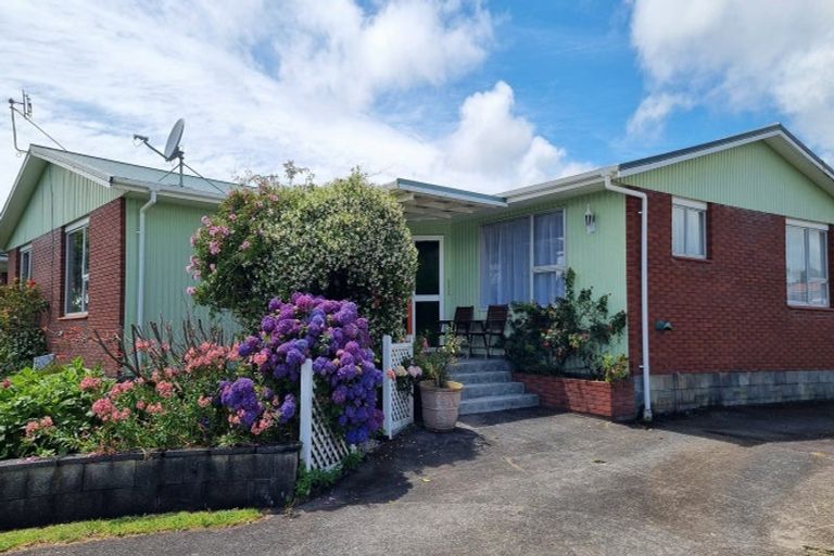 Photo of property in 9 Severn Place, Spotswood, New Plymouth, 4310