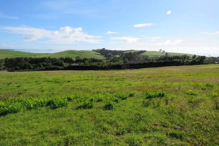 Photo of property in 18 Taipa View Road, Taipa, 0483