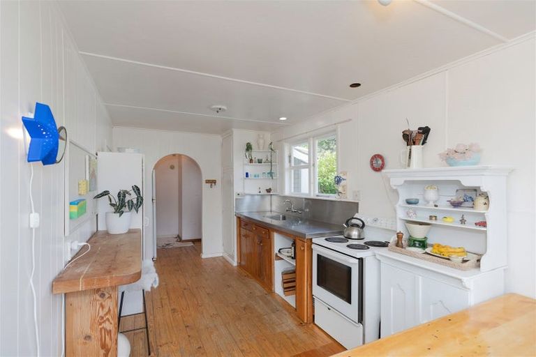 Photo of property in 9 Haumia Street, Paekakariki, 5034