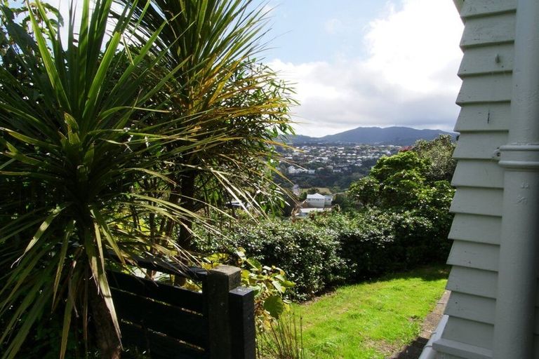 Photo of property in 60 Pembroke Road, Northland, Wellington, 6012