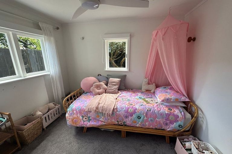 Photo of property in 17b Otanerua Road, Hatfields Beach, Orewa, 0931