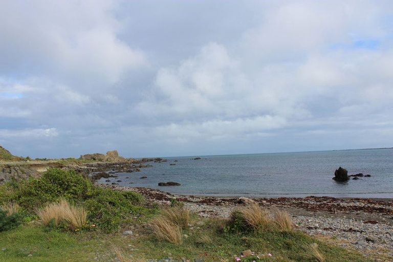 Photo of property in 47 Moa Point Road, Moa Point, Wellington, 6022